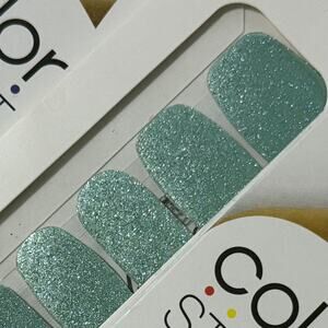New Color Street “Mint To Be” Shimmery Limited Edition Mint Nail Strips